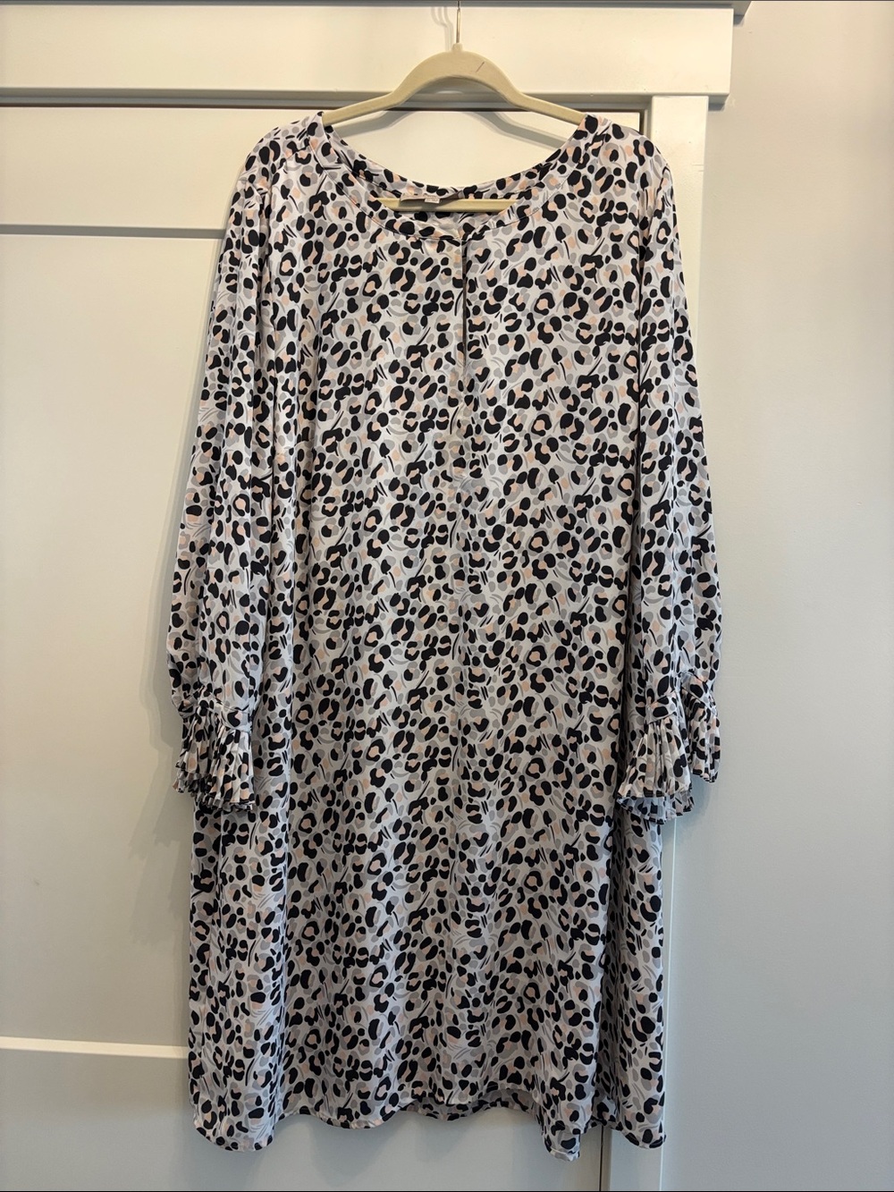 LOFT Long Sleeve Leopard Shift Dress - Cream, Black & Brown